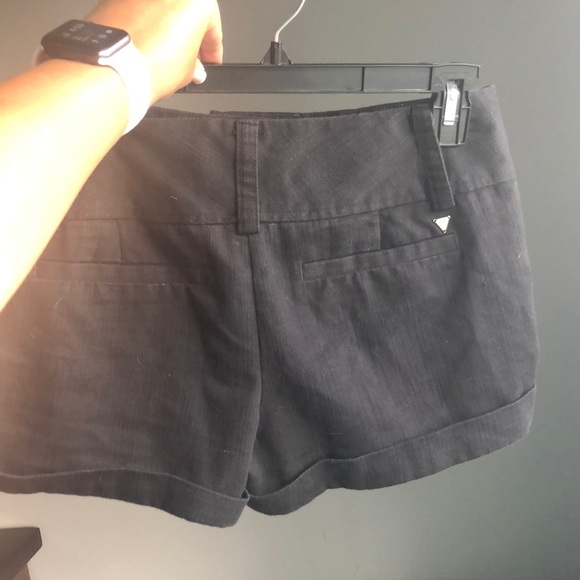 Guess wide band shorts - Picture 2 of 7